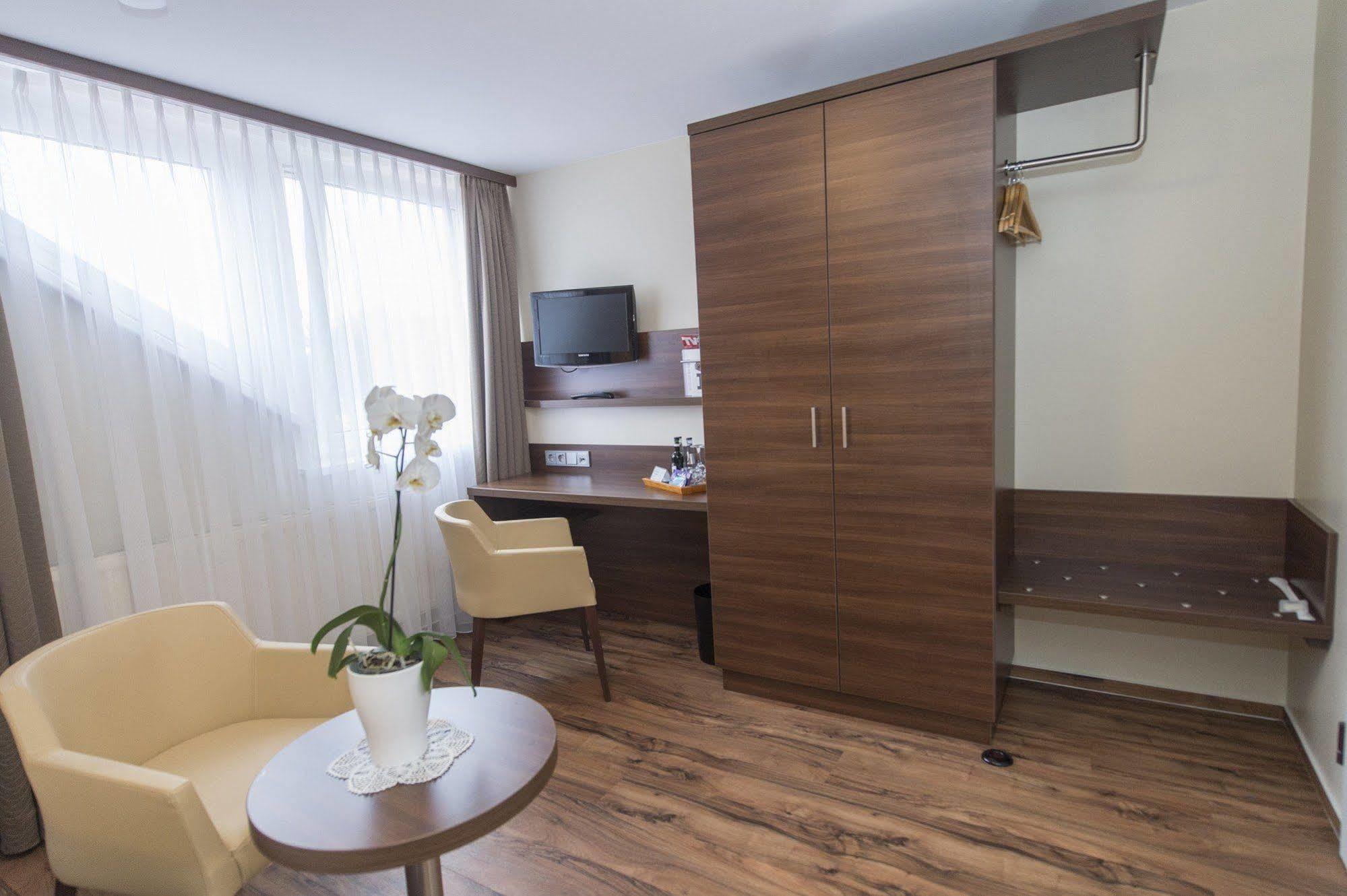 Landgut Stemmen Hotel Luaran gambar